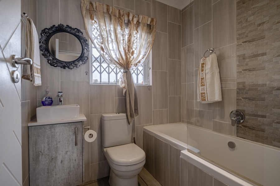 3 Bedroom Property for Sale in Brentwood Park Eastern Cape